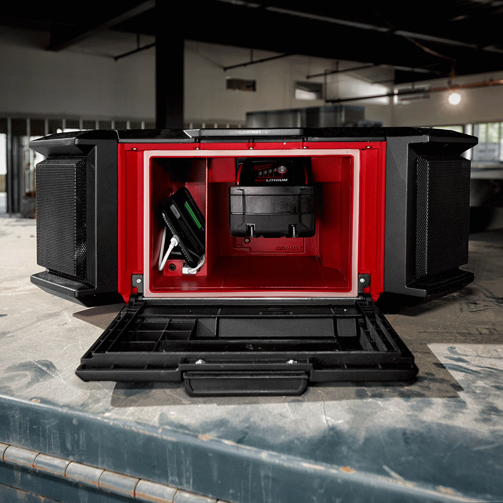 Milwaukee M18™ PACKOUT™ Radio + 