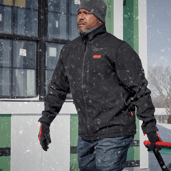 Milwaukee heated outlet jacket black
