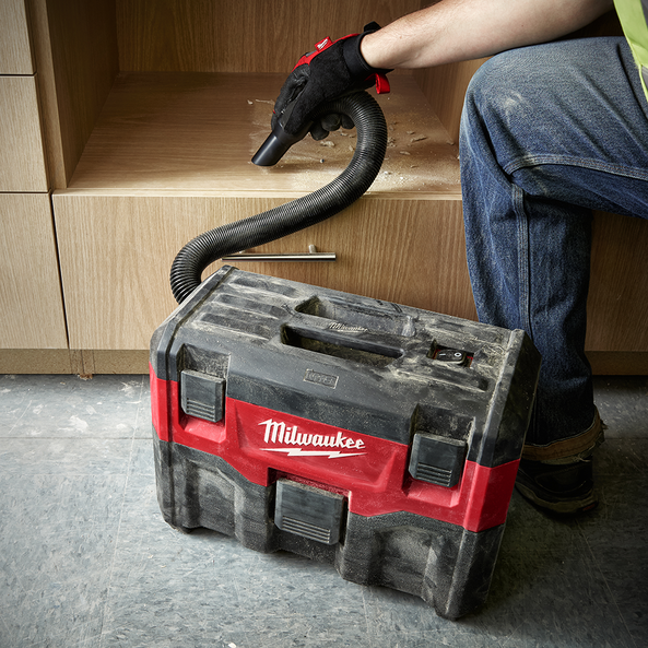 Milwaukee m18 sales vacuum cleaner