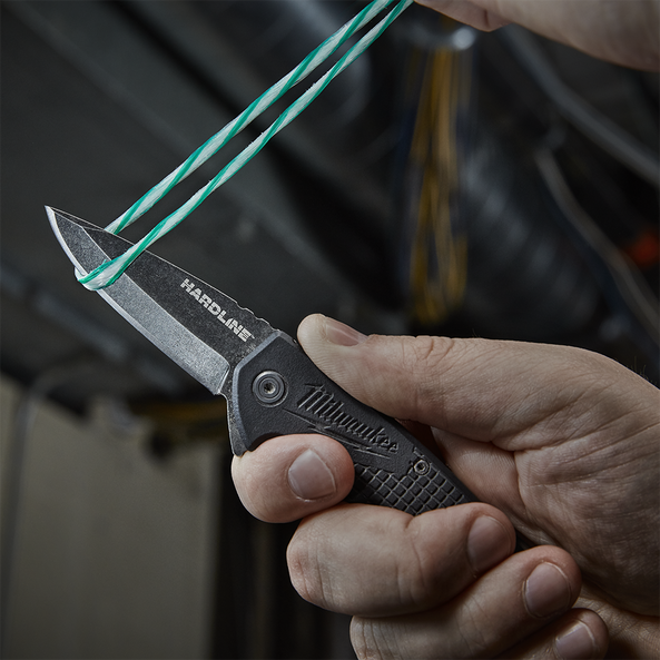 2.5" HARDLINE™ Smooth Blade Pocket Knife