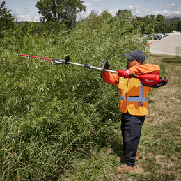 M18 FUEL™ QUIK-LOK™ Short Shaft Hedge Trimmer Attachment