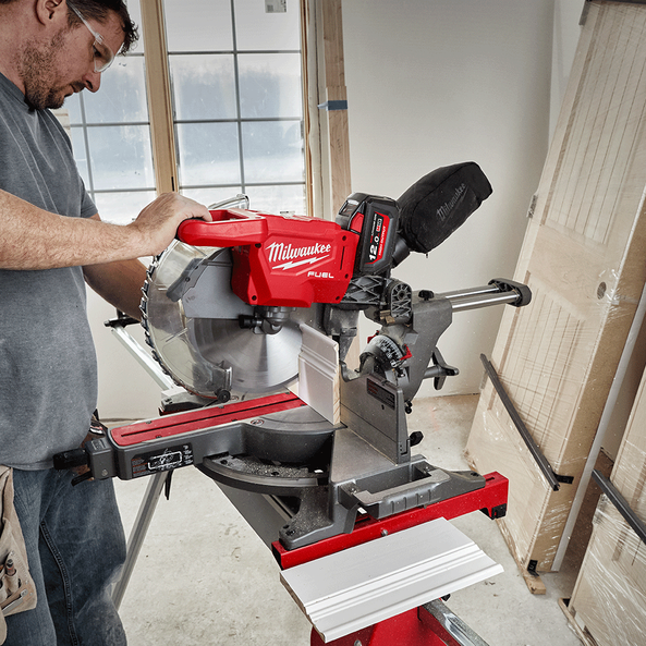 Milwaukee M18 FUEL 305mm Dual Bevel Sliding Compound Mitre Saw