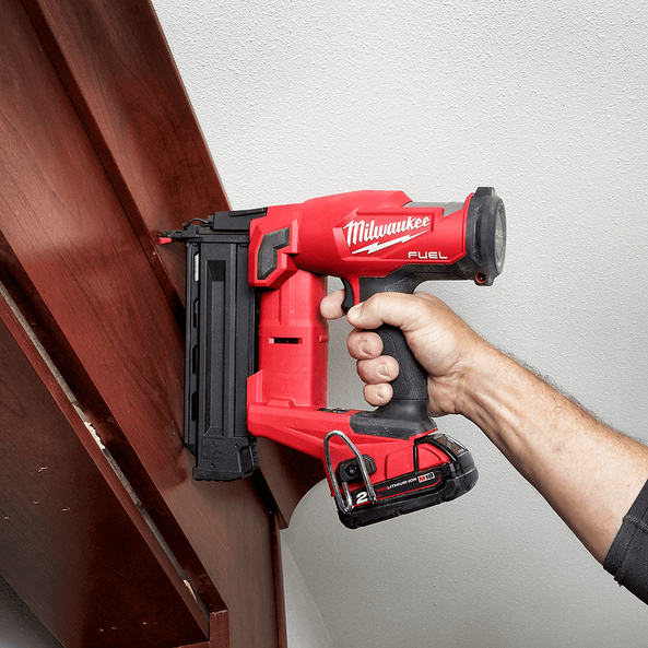 Milwaukee m18 trim best sale nailer
