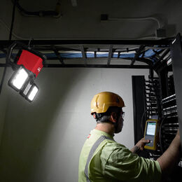 M18™ Three Panel Flood Light (Tool Only)