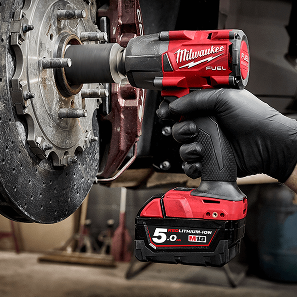 Milwaukee M18 FUEL™ 1/2 Mid-Torque Impact Wrench with Friction