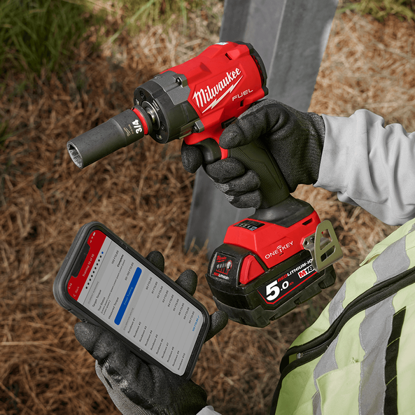 Torque controlled impact wrench clearance