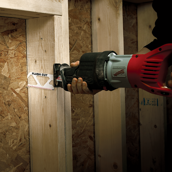 Milwaukee flush online cut saw