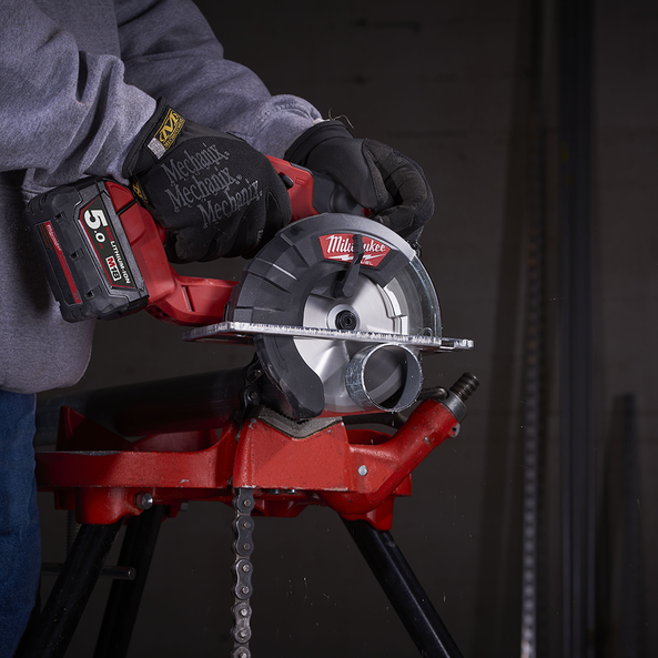 Milwaukee m18 sales mini circular saw