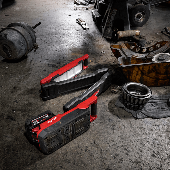 M18™ Magnetic Boom Light, , hi-res
