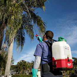 M18™ SWITCH TANK™ 15 Litre Backpack Chemical Sprayer with Powered Base (Tool Only)