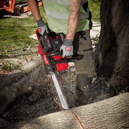 M18 FUEL™ 20" (508mm) Dual Battery Chainsaw Kit