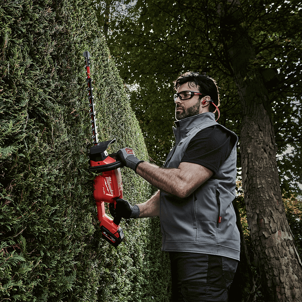 M18 FUEL™ 18" (457mm) Hedge Trimmer (Tool Only), , hi-res