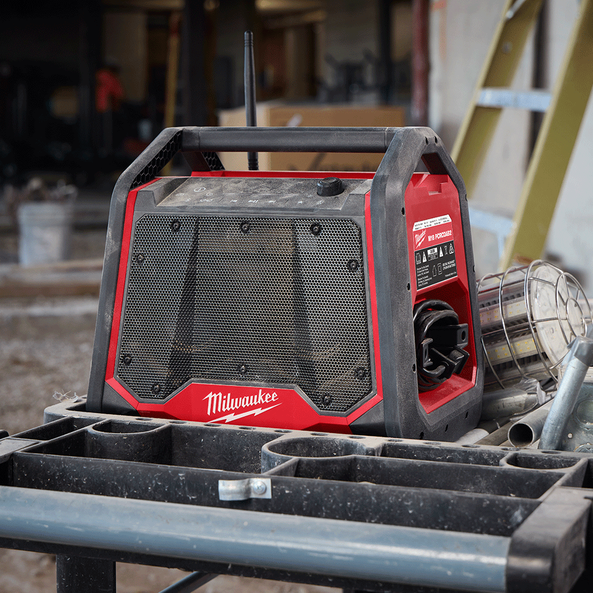 M18&trade; PACKOUT&trade; Compact Radio + Charger DAB+, , hi-res