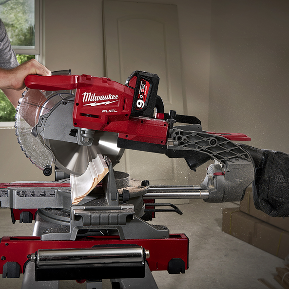 Milwaukee battery store drop saw