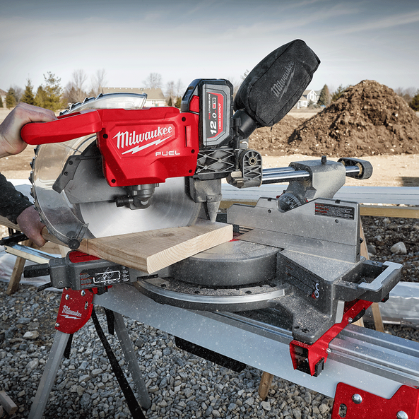 Sliding miter saw milwaukee new arrivals