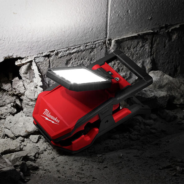M18™ Pivoting Area Light (Tool Only), , hi-res