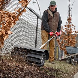 M18 FUEL™ QUIK-LOK™ Rubber Broom Attachment