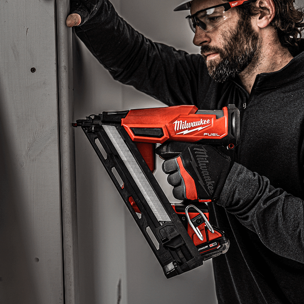 M18 FUEL™ 15 Gauge Angled Finishing Nailer (Tool Only), , hi-res