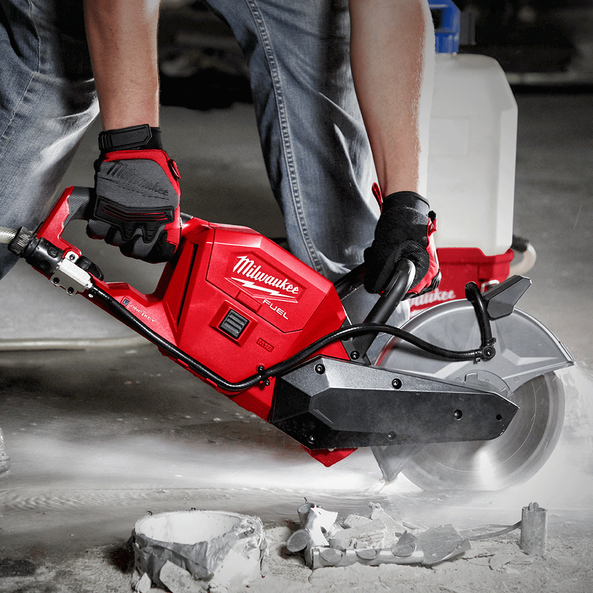 Milwaukee m18 fuel sale 9 cut off saw
