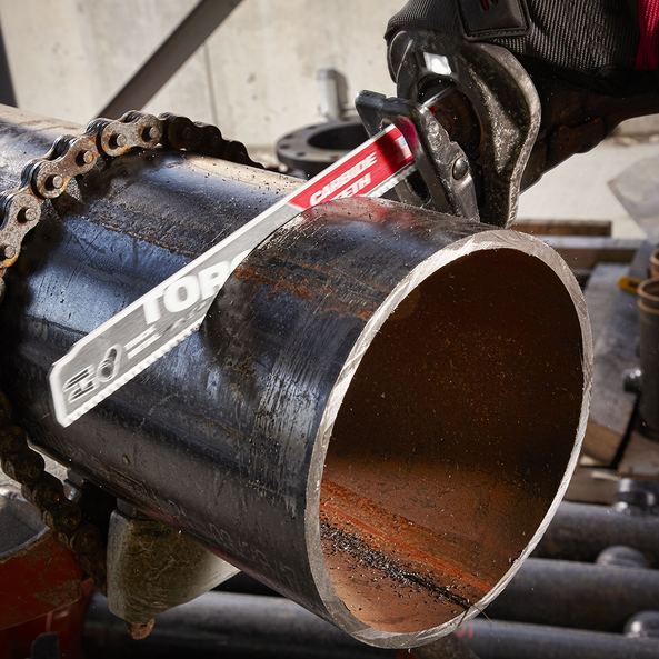 The TORCH™ with Carbide Teeth SAWZALL™ Blade 230mm 7TPI