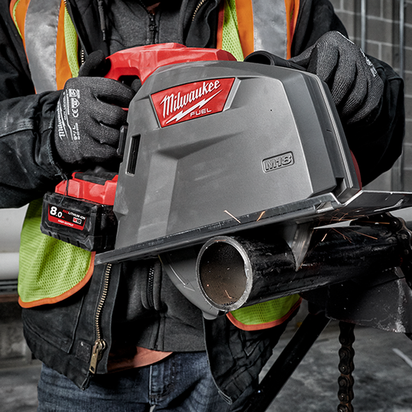 Milwaukee m18 metal hotsell cutting saw
