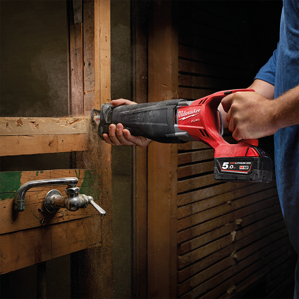 Milwaukee tool sawzall reciprocating saw clearance