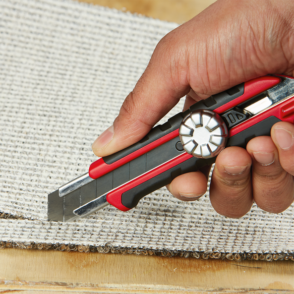 25mm Snap Off Knife with Metal Lock and Precision Cut Blade