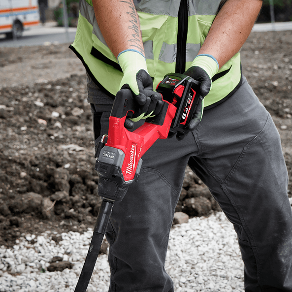 Milwaukee M18 FUEL 2400mm 8 Needle Concrete Vibrator