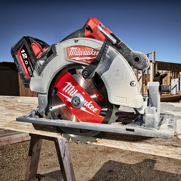 Milwaukee tools online skill saw