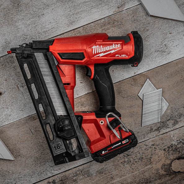 Milwaukee 16 on sale gauge nail gun