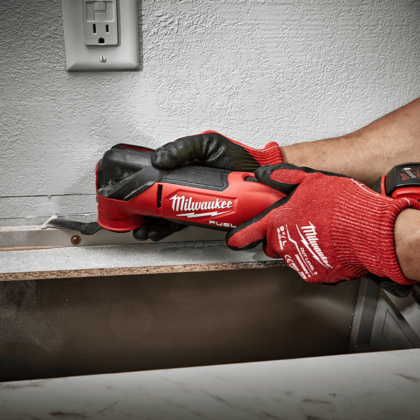 Multi tool milwaukee m18 fuel outlet